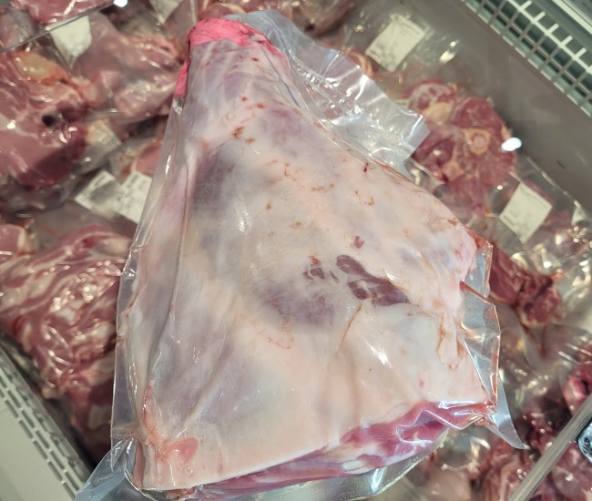 Gigot d'agneau entier ***